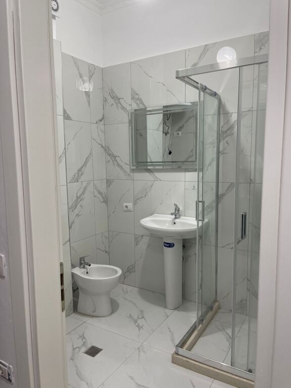 Jepet me Qira Apartament 2+1 – Plazh, Vila Koral!