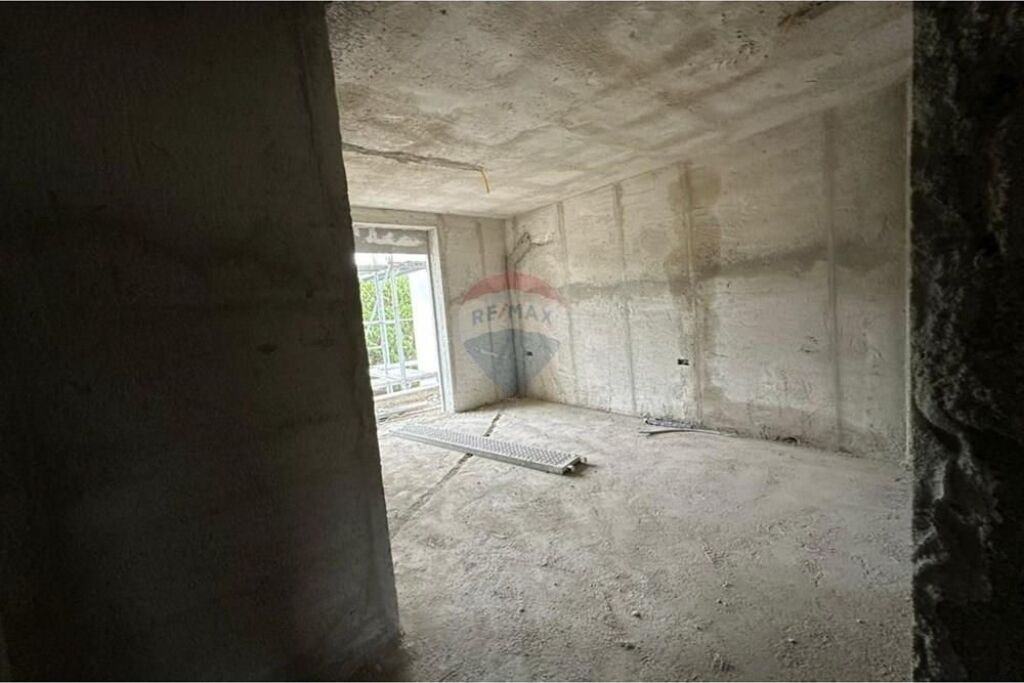 Apartment - For Sale - Mali i Robit, Durrës 108,000 €