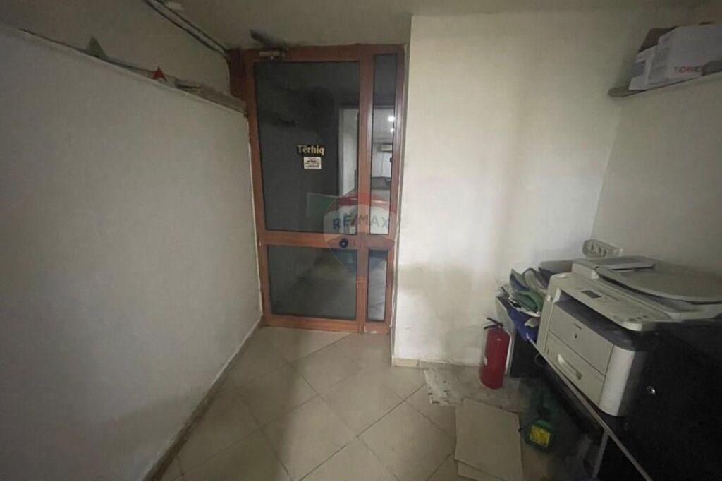 Magazzino/Capannone - In Affitto - Via Brigada VIII, Tirana