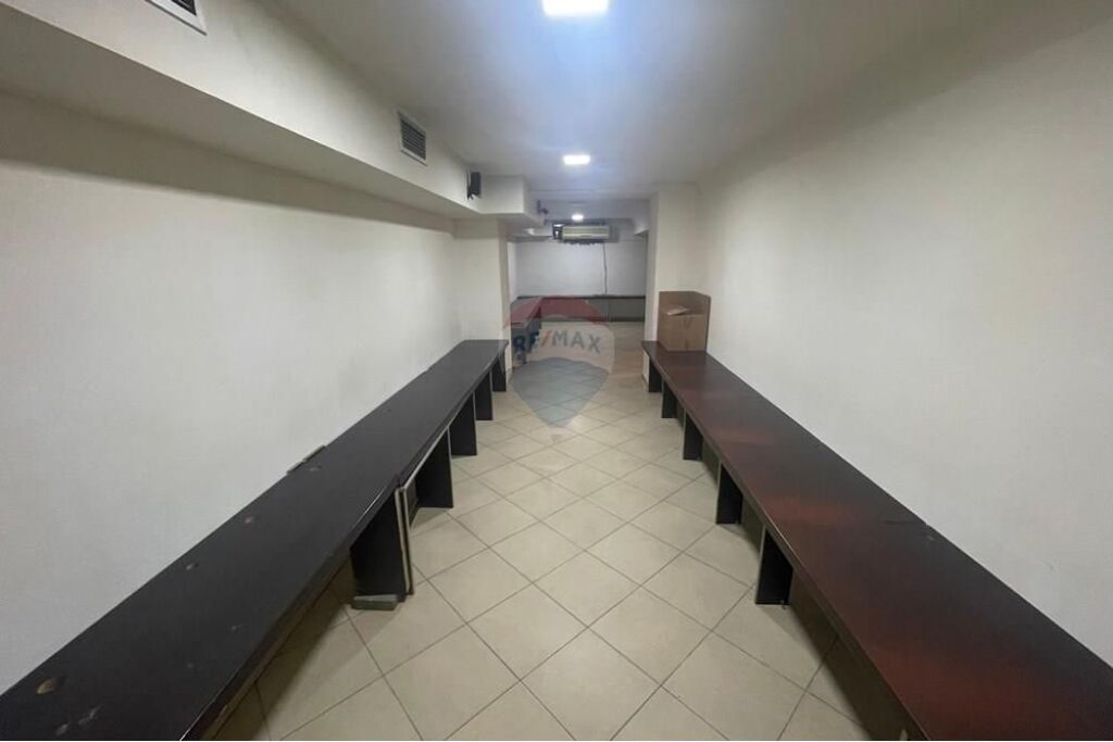 Magazzino/Capannone - In Affitto - Via Brigada VIII, Tirana