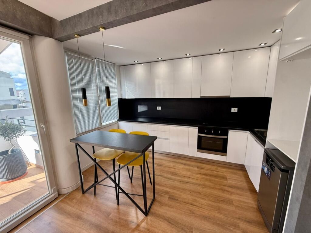 Rent, Apartment 2+1+2, 21 Dhjetori, Tirane