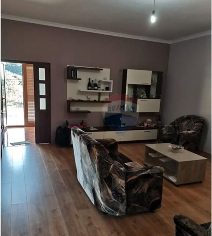 Villa - For Sale - Tufinë, Tirana 250,000 €