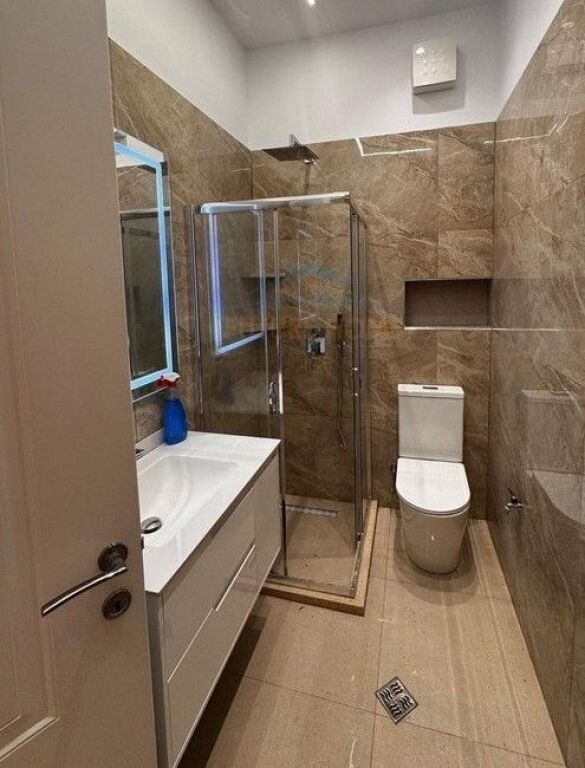For sale, 2+1 Apartment New Ring, Tirana !!