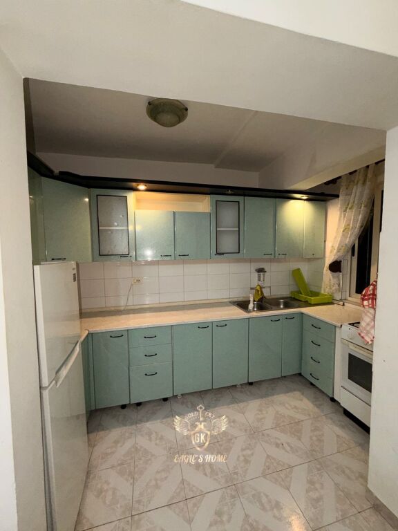 IN AFFITTO  • 2+1 con balcone  ☎️ 📍 Posizione: Quartiere 6 Ex Distretto di Durazzo