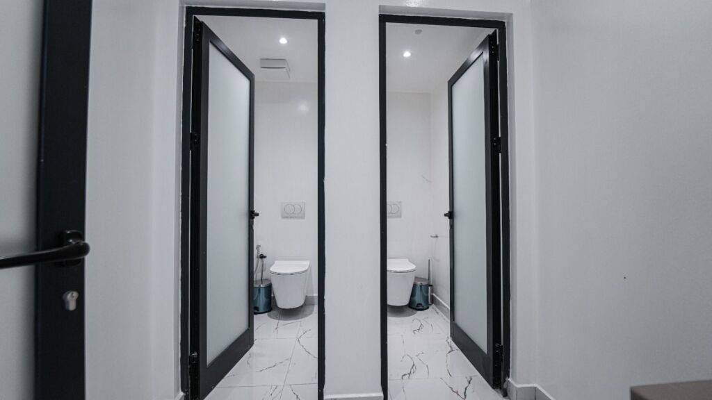 BUSINESS PREMISES FOR RENT 2 FLOORS NEAR THE MUSEUM, DURRES