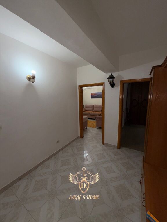 IN AFFITTO  • 2+1 con balcone  ☎️ 📍 Posizione: Quartiere 6 Ex Distretto di Durazzo