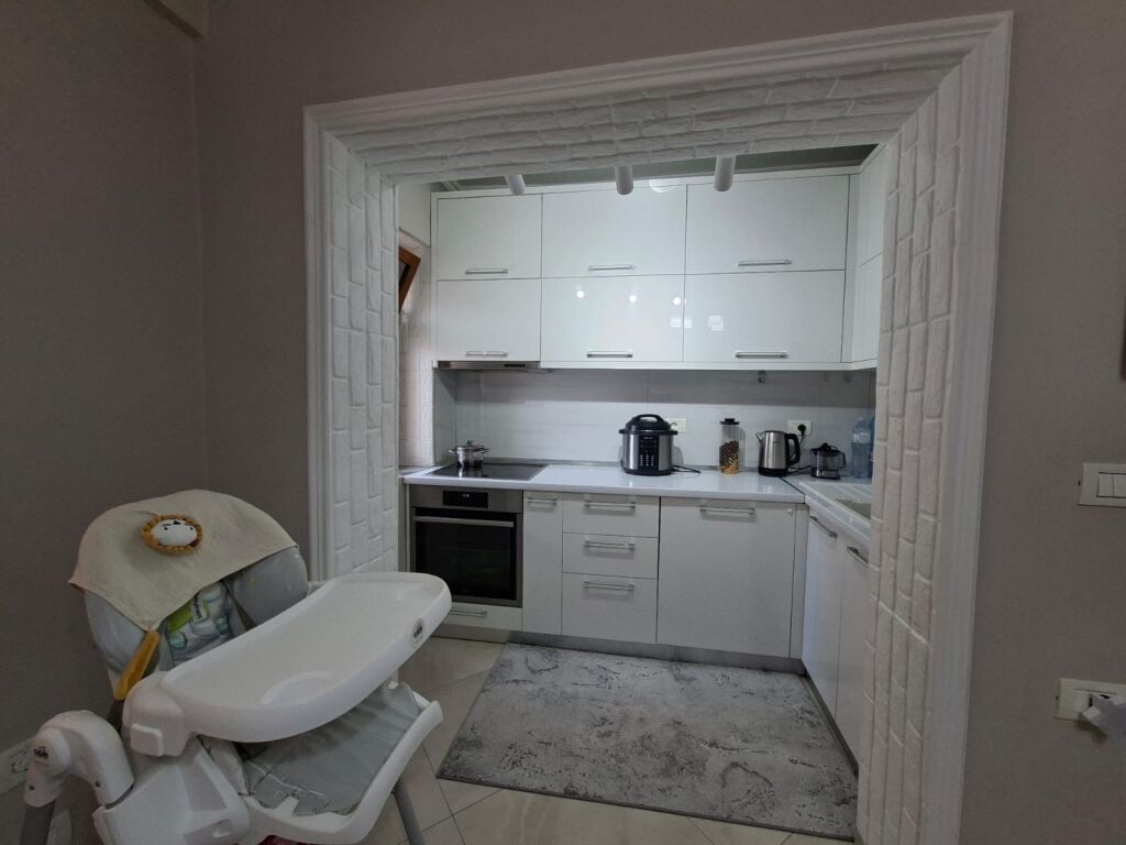 Appartamento 1+1 con ipoteca in vendita a Kamez