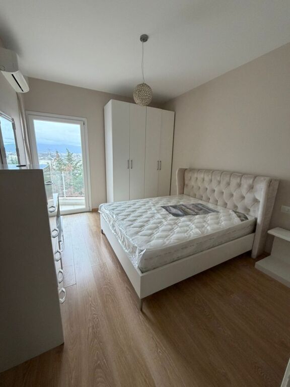 Jepet me Qera Apartament 2+1+2 Kopshti Botanik
