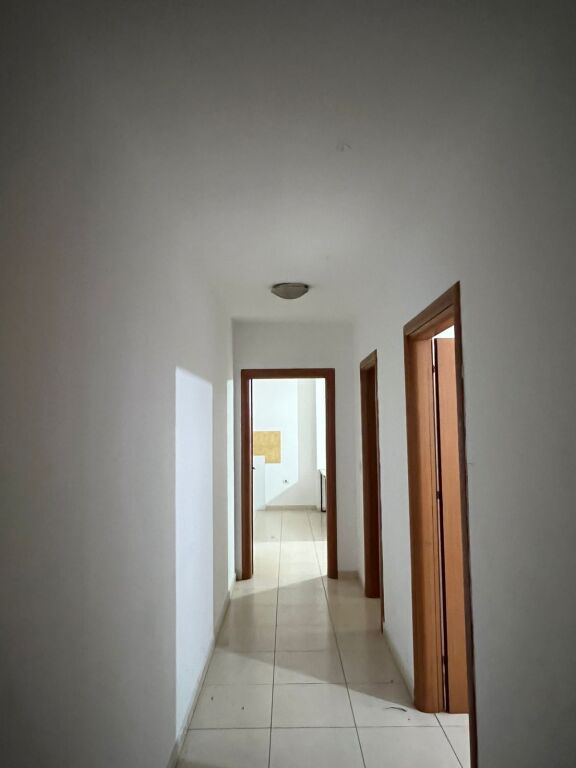 JEPET ME QIRA AMBIENT BIZNESI BRRYLI 40.000  leke