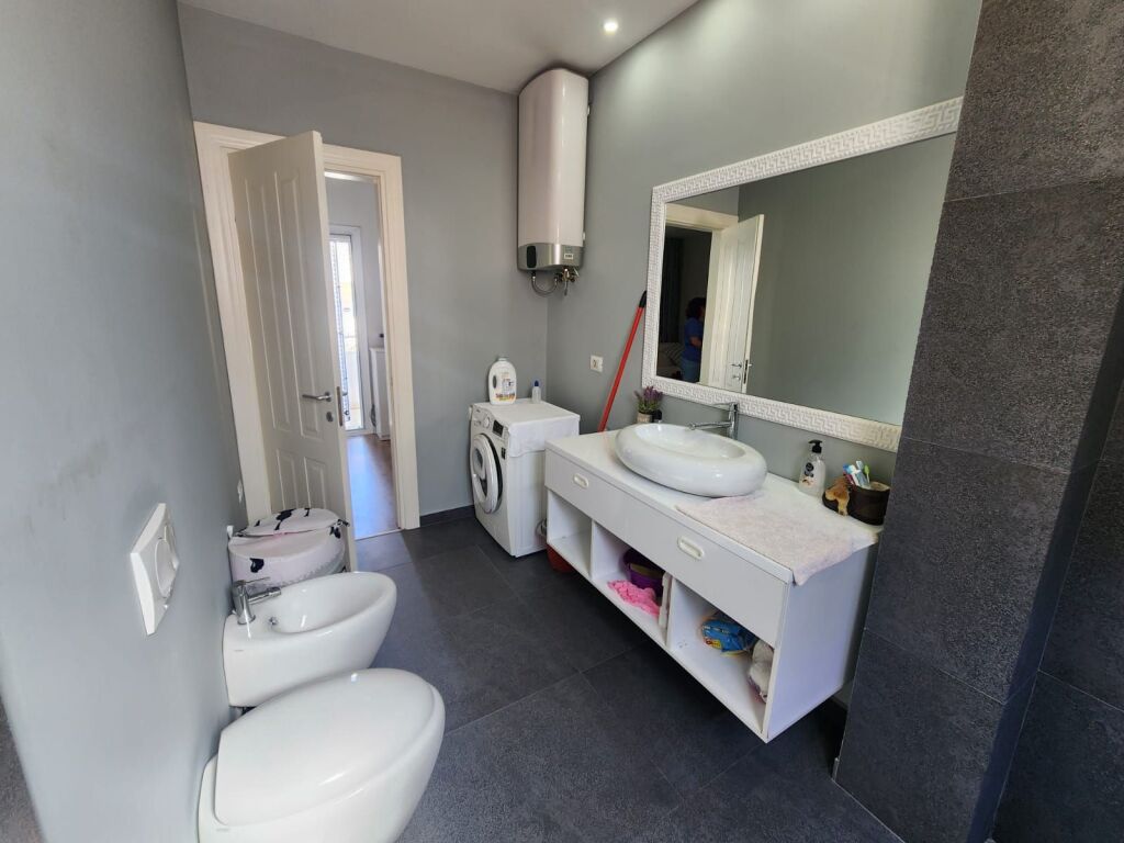 SUPER APARTAMENT 2+1 PER QERA PRANE VALA PARK , DURRES