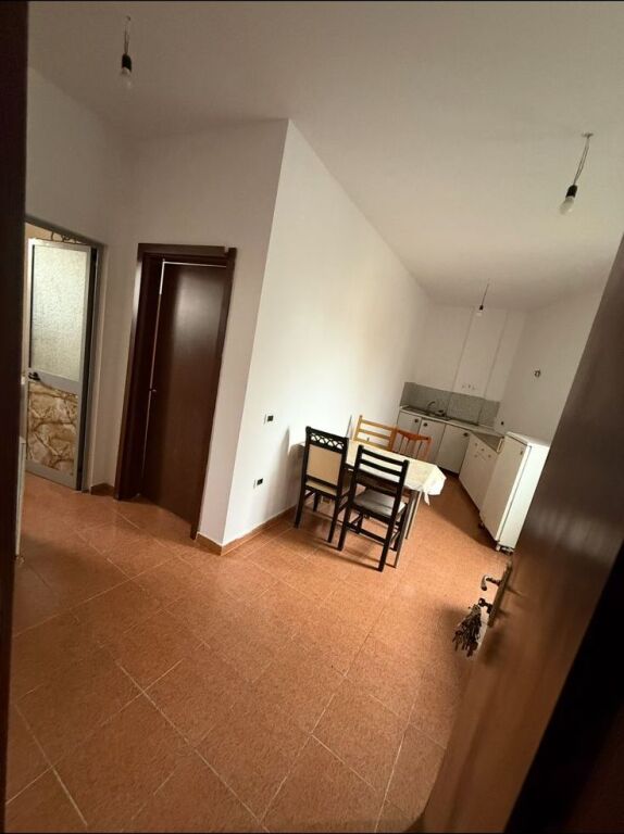 GARSIONERE 25000 LEKE&amp;APARTAMENT 1+1, 3000 LEKE.VILAT GJERMANE