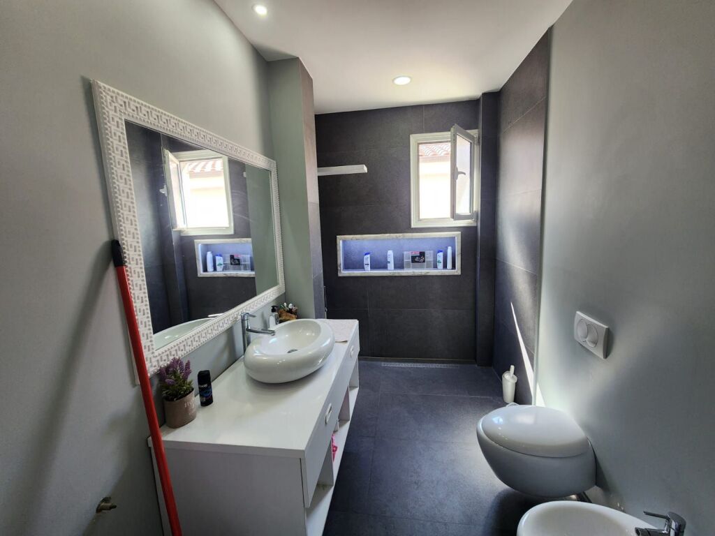 SUPER APARTAMENT 2+1 PER QERA PRANE VALA PARK , DURRES