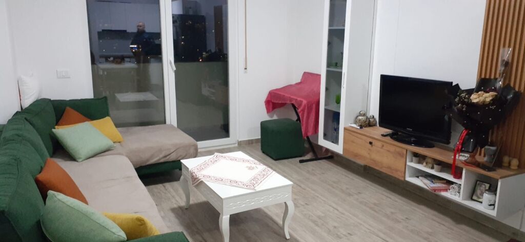 Jepet shtepi me qira apartament