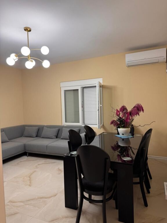 2+1 apartment on villa floor near Brigades Palace!