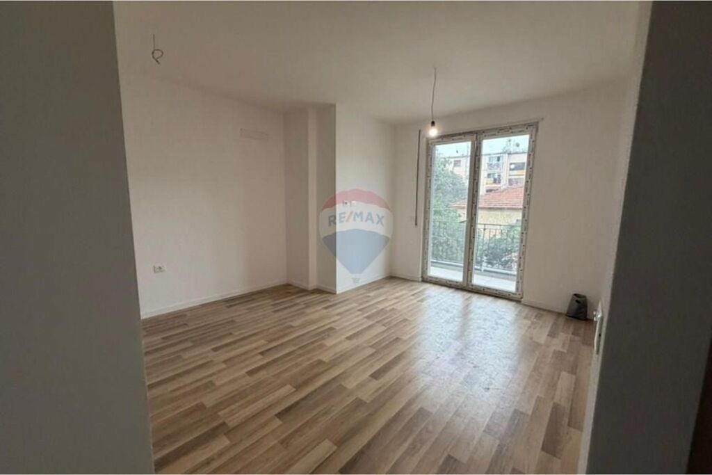 🏢 **Fantastico Studio Appartamento in Vendita a Tirana!**