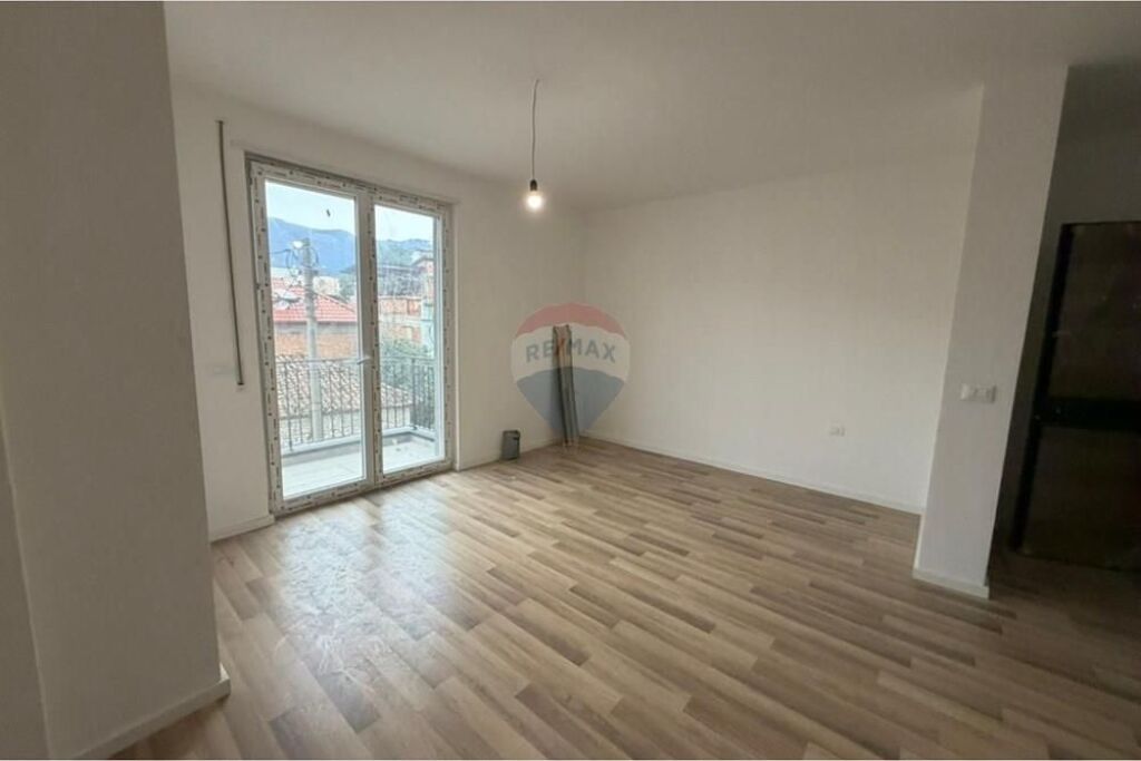 🏢 **Fantastico Studio Appartamento in Vendita a Tirana!**