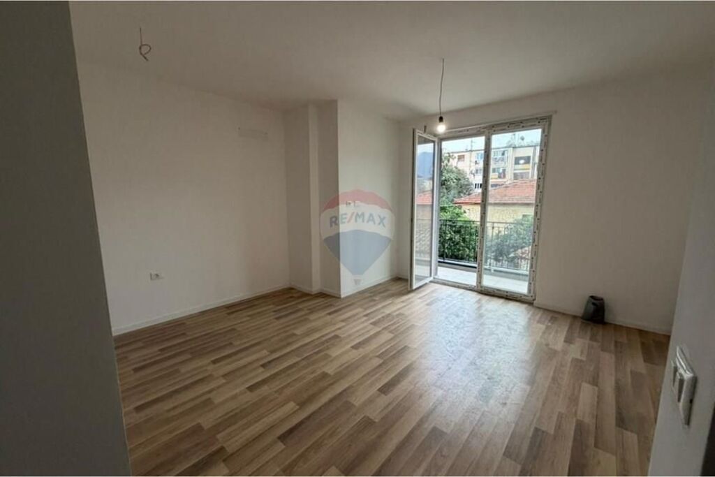 🏢 **Fantastico Studio Appartamento in Vendita a Tirana!**