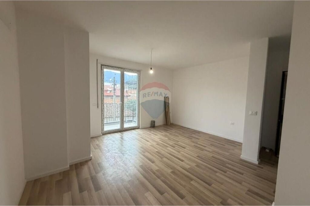 🏢 **Fantastico Studio Appartamento in Vendita a Tirana!**