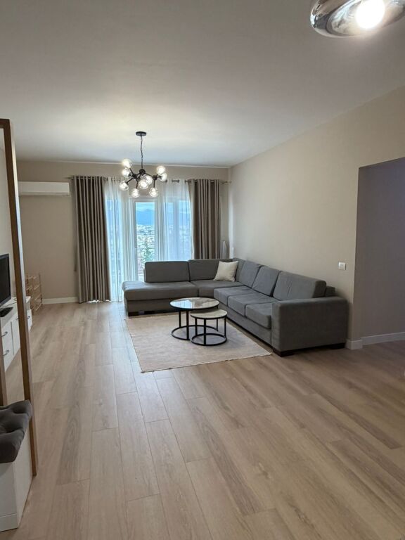 Jepet me Qera Apartament 2+1+2 Kopshti Botanik