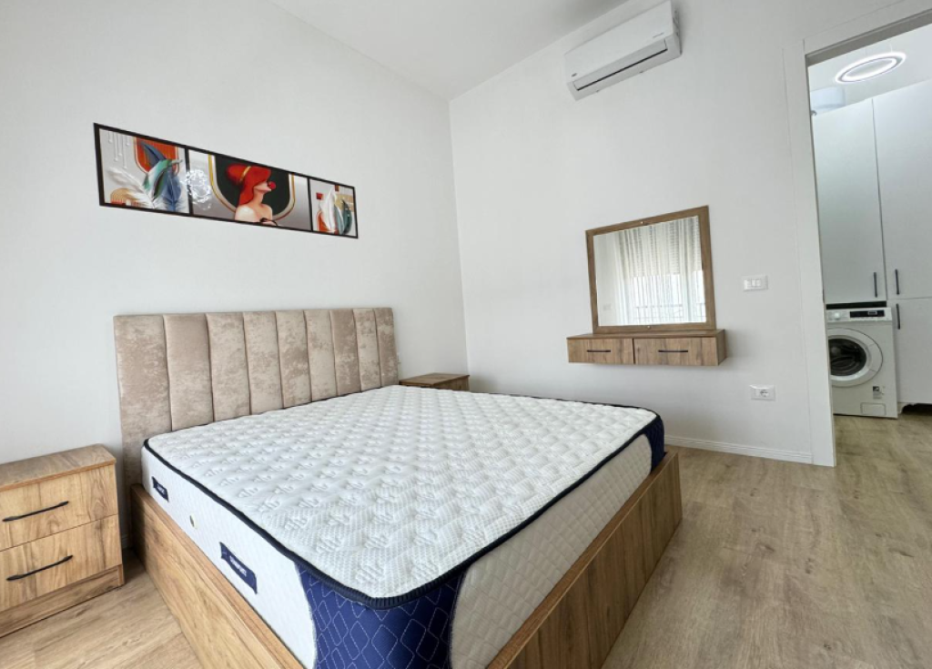 🏡 Jepet Apartament 1+1 me qira 📍 Kompleksi Delijorgji, Rr. e Kavajes   