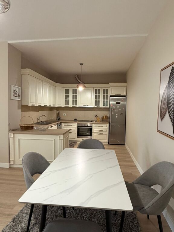 Jepet me Qera Apartament 2+1+2 Kopshti Botanik