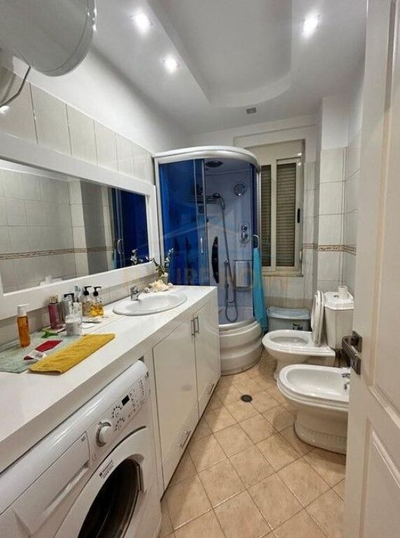 Qera,Apartament 2+1, Fresk