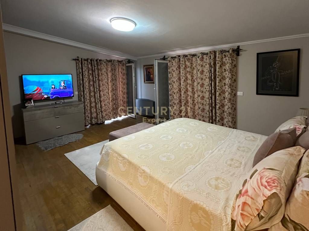 Penthouse per shitje Liqeni i Tiranes