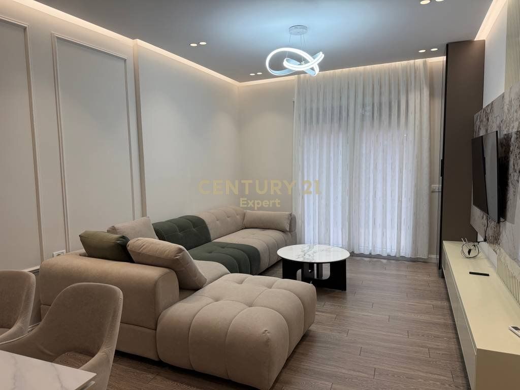 APARTAMENT 2+1 ME QIRA ME POST PARKIMI NE ROSE GARDEN