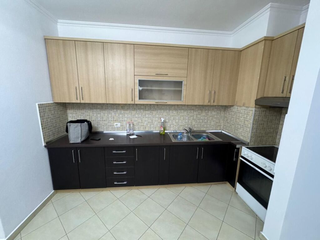 For rent Apartment 2+1+2  Address: Don Boskoo Near Credins bank  Furnished  3rd floor  Price 800€ with parking
