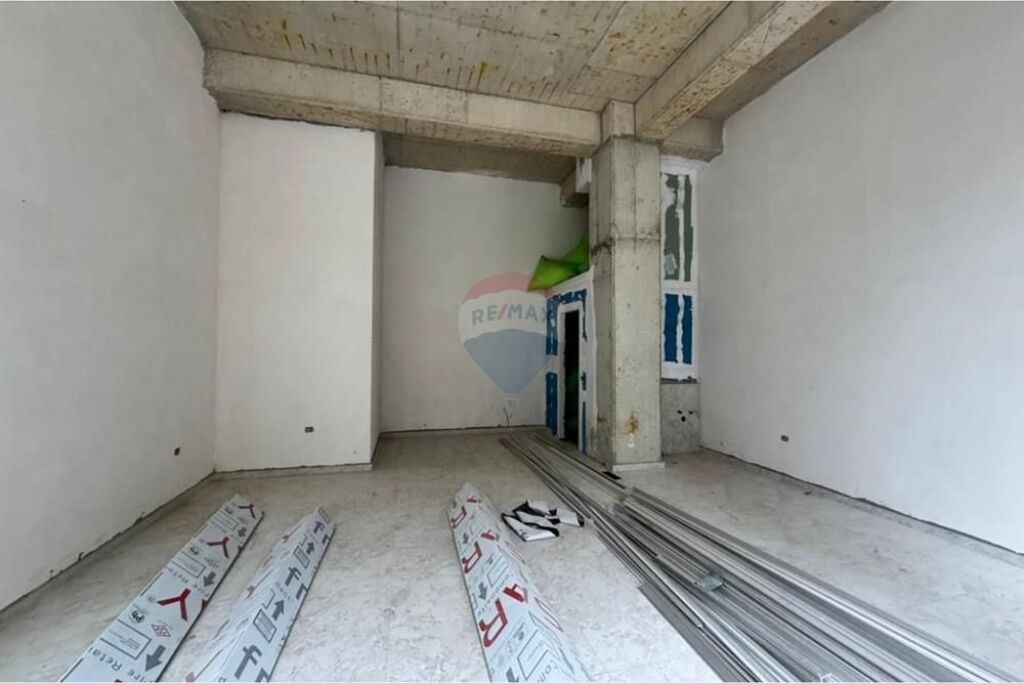 Negozio in Affitto a Zogu i Zi