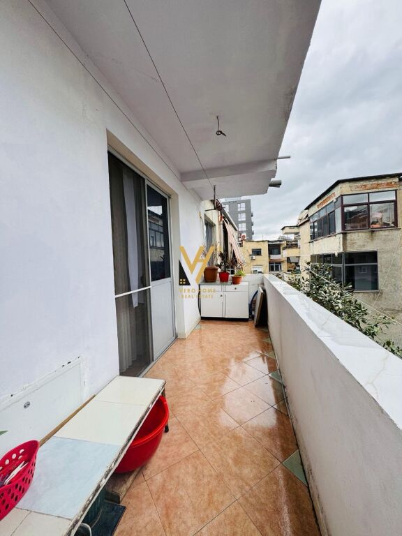 JEPET APARTAMENT 1+1+BLK ME QIRA TE STADIUMI DINAMO 75.000 LEKE