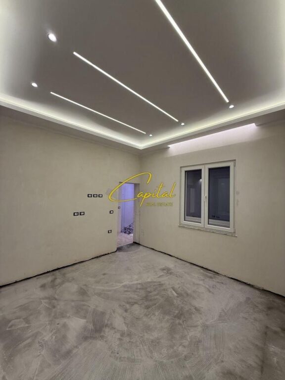 PRIVATE VILLA FOR RENT 340 M2 21 DECEMBER 200,000 LEKE