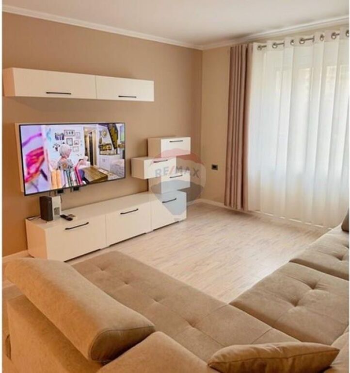 Appartamento - In Affitto - Piazza Skënderbej, Tirana