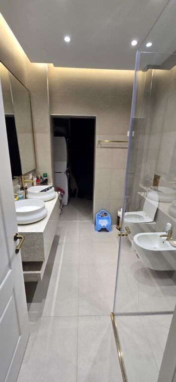 🏡 Apartment 1+1 for rent 📍 Kinostudio – Aleksandër Moisiu Street  🏢 7th floor (building without elevator) 🛋️ Fully furnished 💶 Price: 500 € / month  Apartment suitable for couple or individual, in a quiet area with easy access.  📞 Contact for more information.
