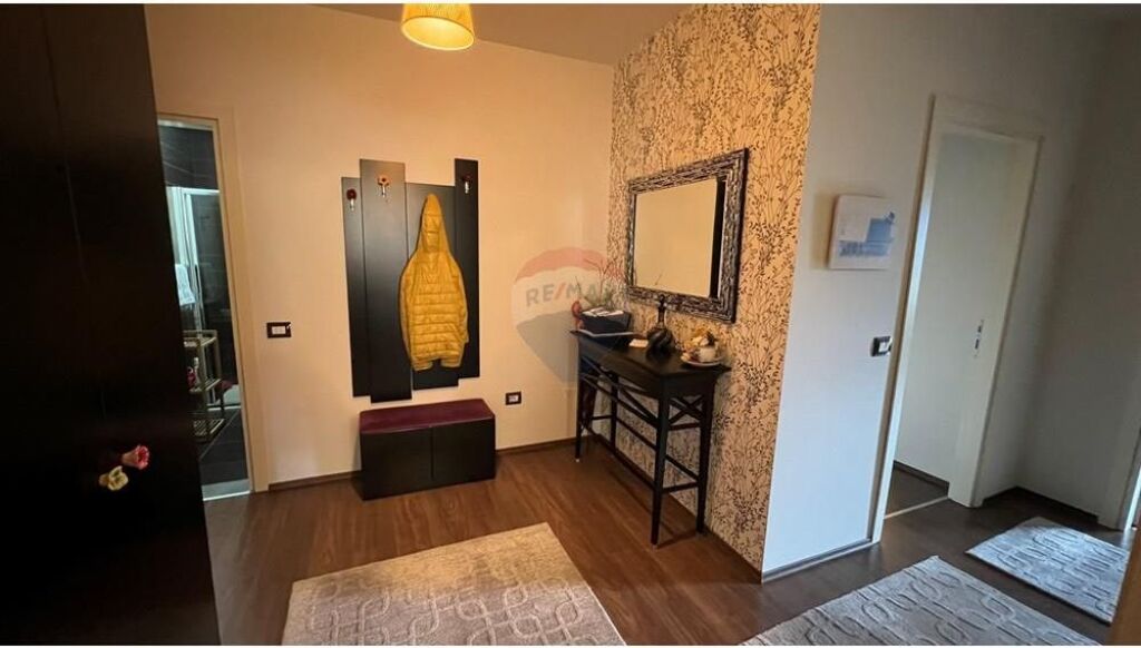 APARTAMENT 3+1+2 PER QIRA NE BLLOK