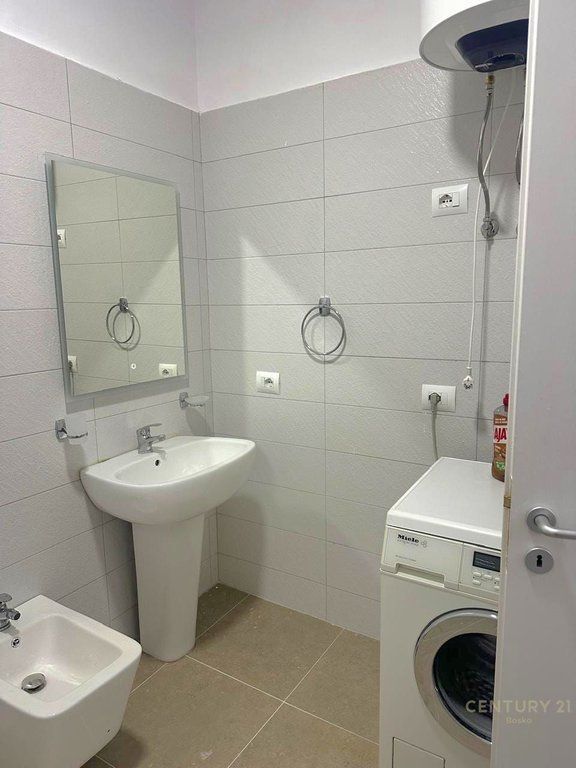 APPARTAMENTO IN AFFITTO A ZOG TE ZI 1+1