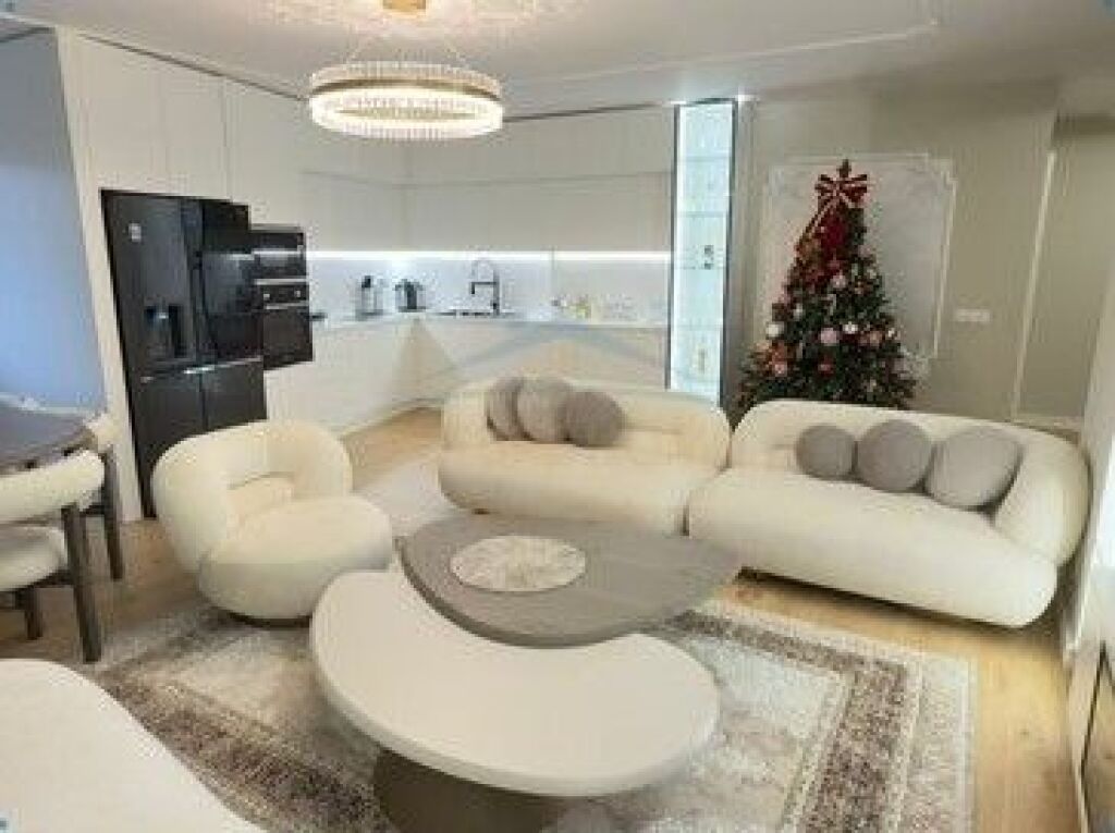 Shitet,Apartament Luksoz 2+1+2 Poste Parkimi, Rruga e Bogdaneve, Tirane