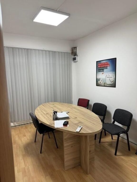OFFICE FOR RENT 61 M2 ELBASAN ROAD 50,000 LEKES