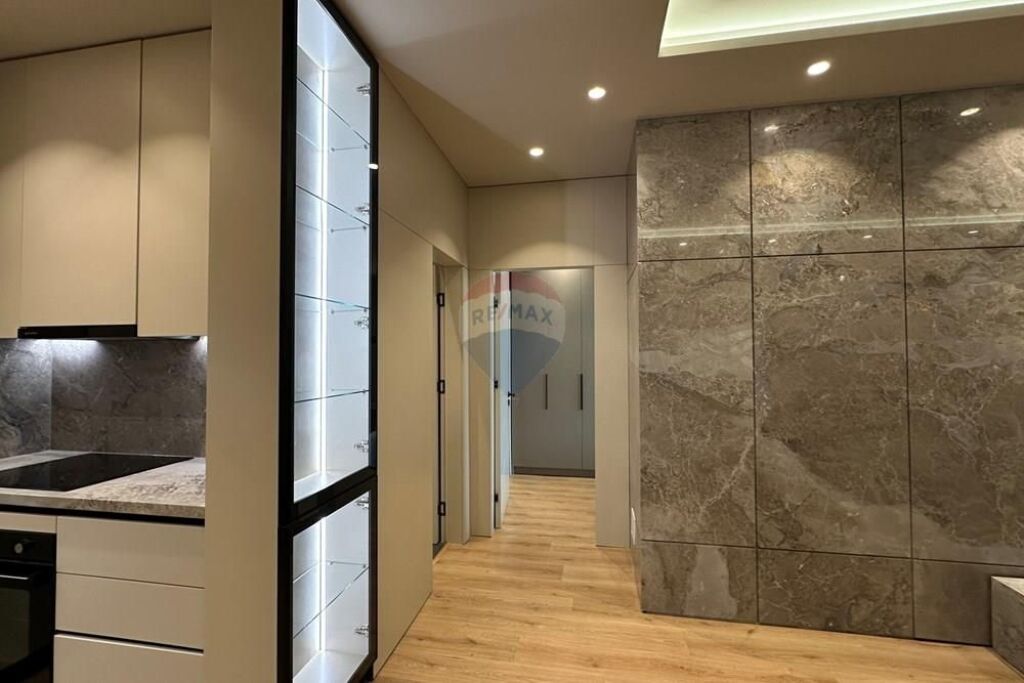 APARTMENT 2+1+2+PARKING SPACE FOR RENT