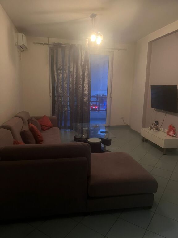 Apartament 1+1 per shitje mbi Kristal center