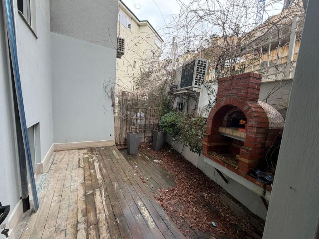 For sale 2+2+2 balcony+1 veranda At Liqeni i Thate