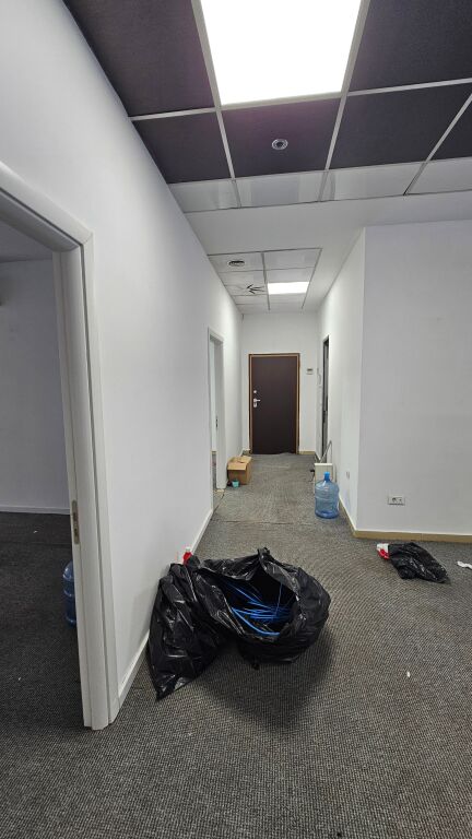 Locale in Affitto per Uffici – Ex Esposizione, Tirana | 200 m² | Posizione Premium