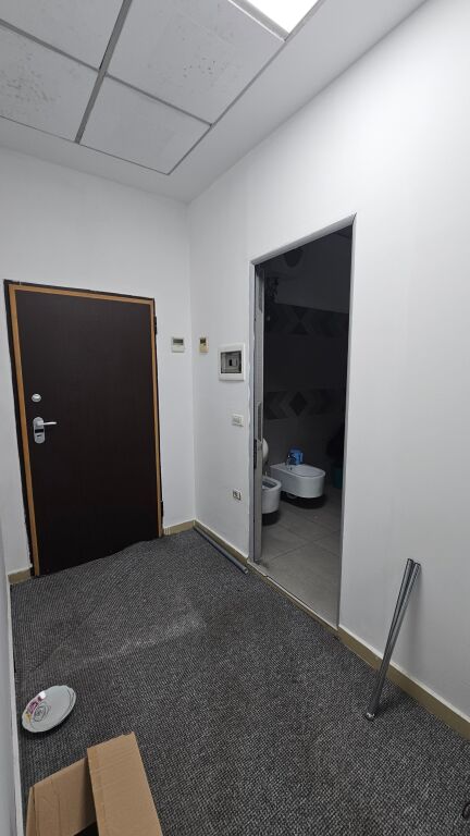 Locale in Affitto per Uffici – Ex Esposizione, Tirana | 200 m² | Posizione Premium