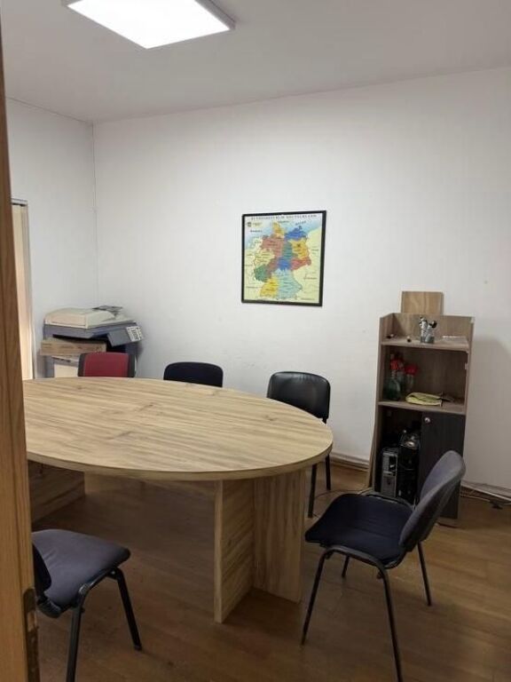 OFFICE FOR RENT 61 M2 ELBASAN ROAD 50,000 LEKES