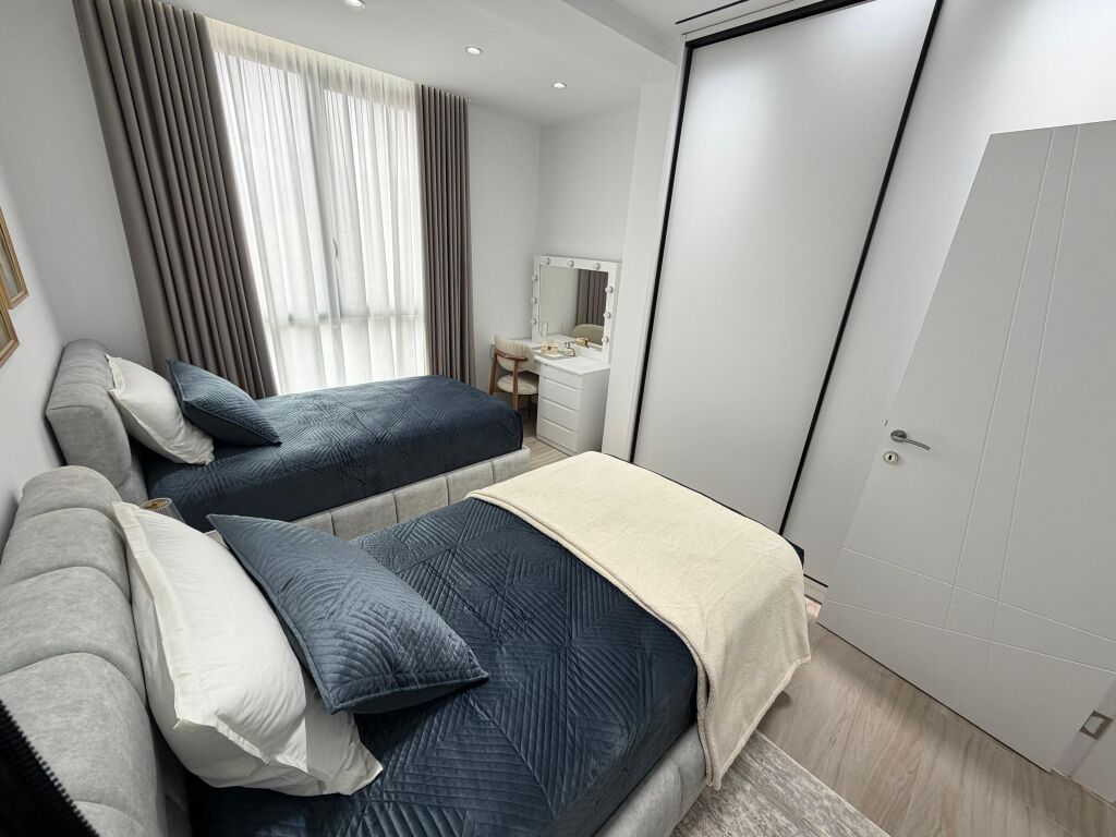 🏙️ Jepet me qira 2+1 – Golden Tower Residence, Mine Peza💶 1,400 € / muaj