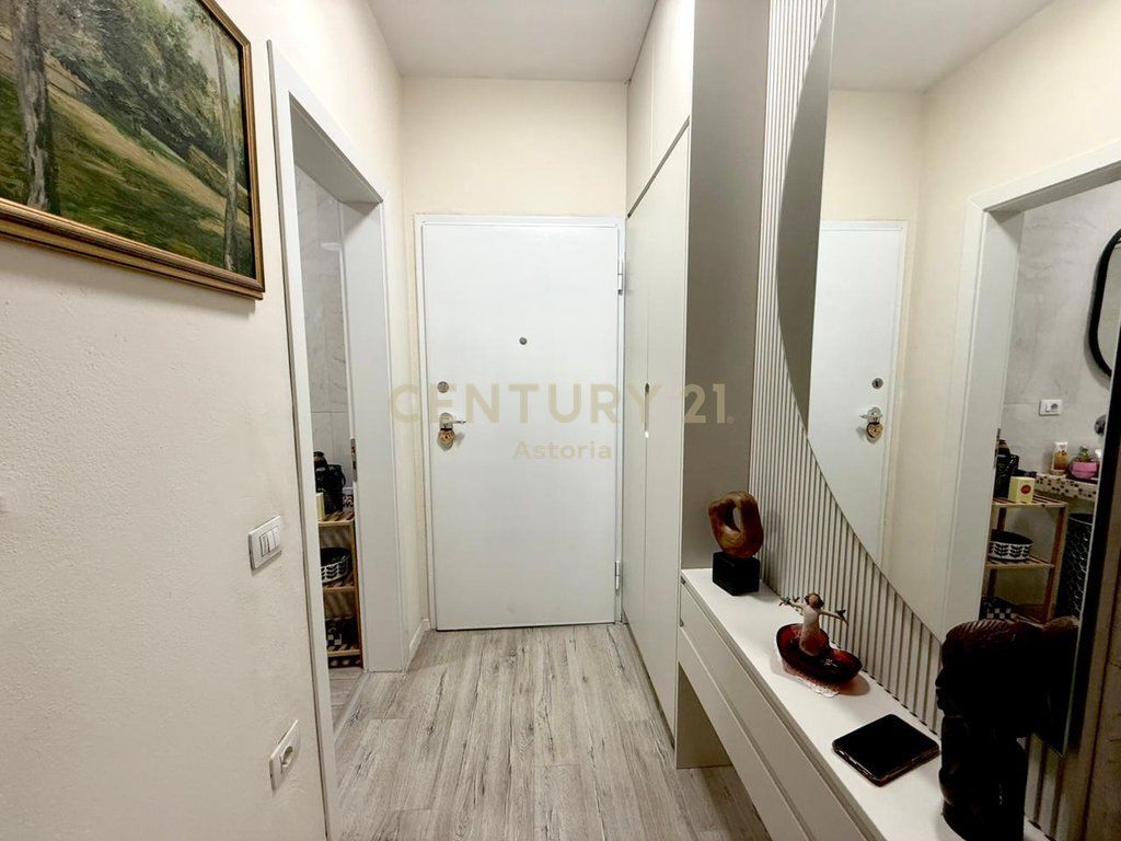 Apartament 1+1 ne shitje te Pazari i  ri