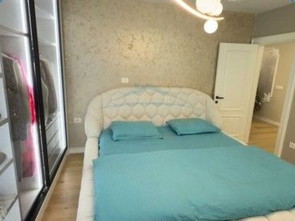 Shitet,Apartament Luksoz 2+1+2 Poste Parkimi, Rruga e Bogdaneve, Tirane