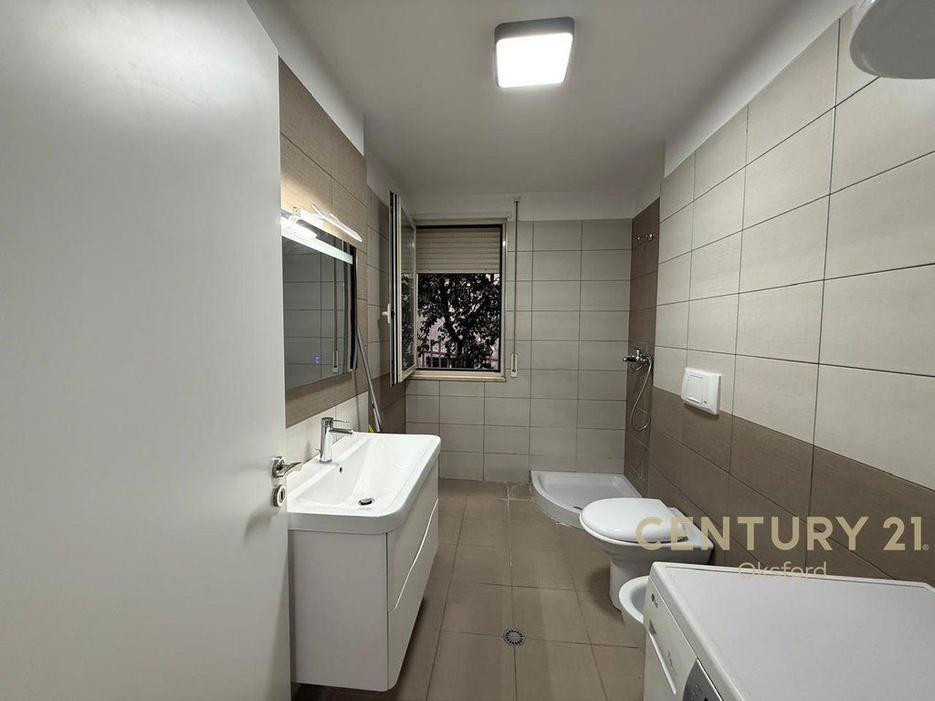 AFFITTIAMO APPARTAMENTO 1+1, IN VIA "EDUARD MANO" VICINO AL LAGO ASCIUTTO!