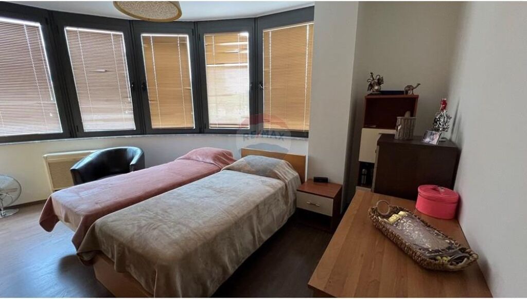 APARTAMENT 3+1+2 PER QIRA NE BLLOK