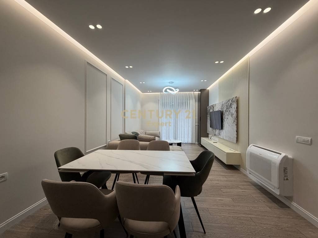 APARTAMENT 2+1 ME QIRA ME POST PARKIMI NE ROSE GARDEN